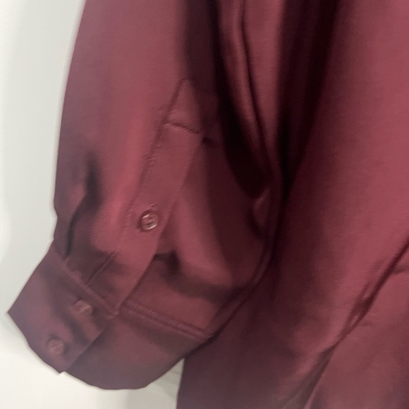 H&M satin collared long-sleeve Button Up shirt Burgundy/Maroon button-up blouse - Picture 5 of 8